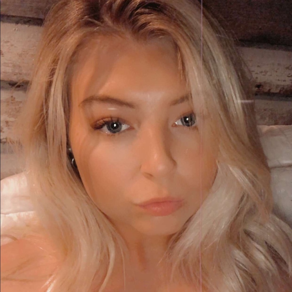 Meet your Posher, Corinne